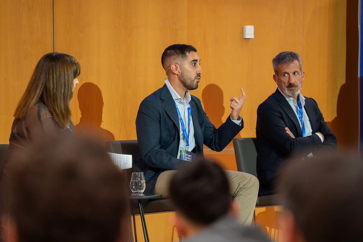 Ismael Arina interviene en la mesa sobre inteligencia artificial de Smart Green Mobility 2026